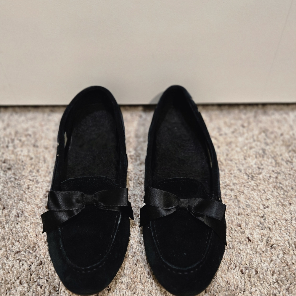 Vionic Black Bow Suede Women's Loafers